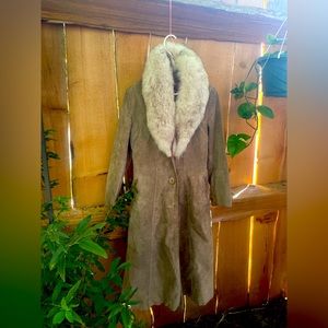Mint condition lavender grey leather Penny Lane Jacket with white fur collar